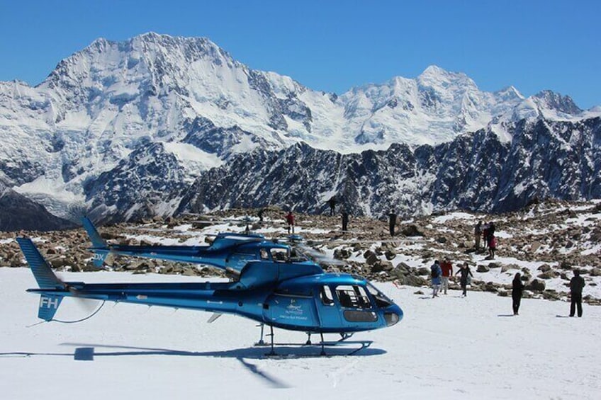 25mins Private Helicopter Flight in Frans Josef with Snow Landing