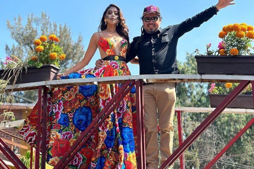 Pako and La Catrina Andante WELCOME you to Fiesta Float in magical Xochimilco