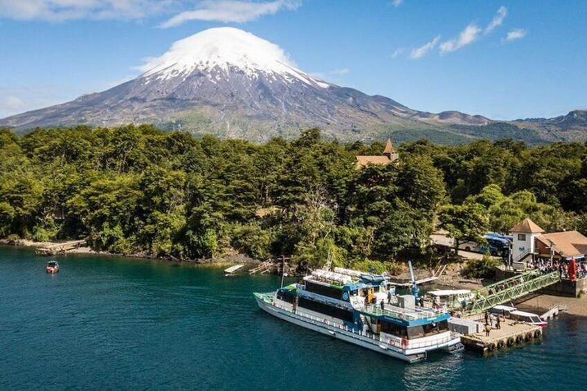 Puerto Petrohué, Chile