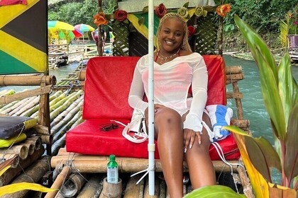 石灰岩マッサージレテとパーティへの無料シャトルでラフティング