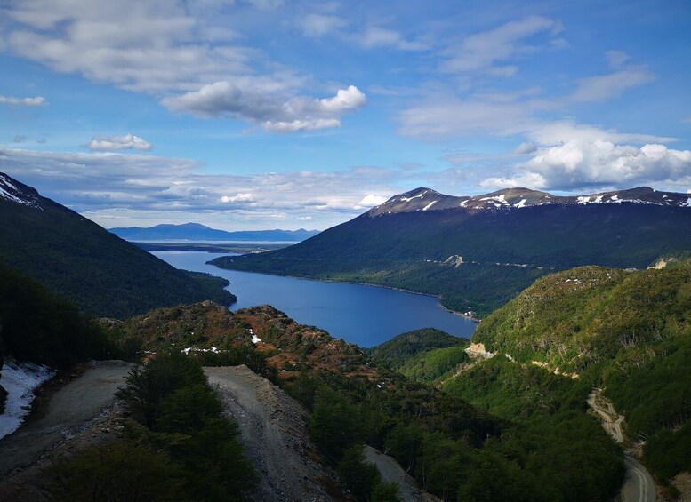 Picture 8 for Activity Ushuaia: Visit to Escondido and Fagnano Lakes PM