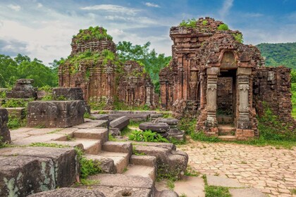 Excursión al amanecer al santuario de My Son desde Hoi An