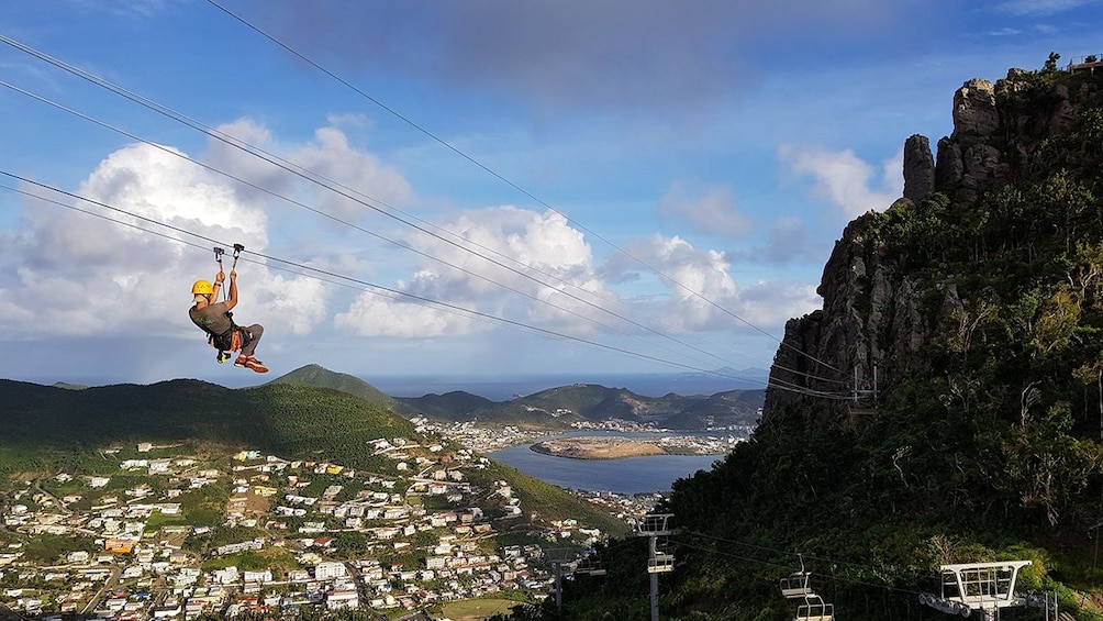 Sky Explorer, Sentry Hill and Zipline Tour