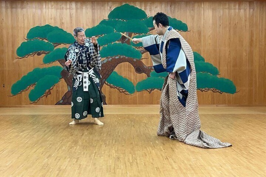 Scene from the Kyogen play "Shimizu"➁
狂言「清水」のシーン➁