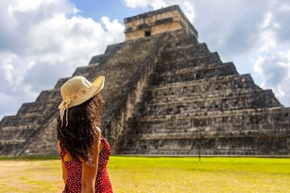 Tour a pie por Chichén Itzá con audioguía (sin boleto)