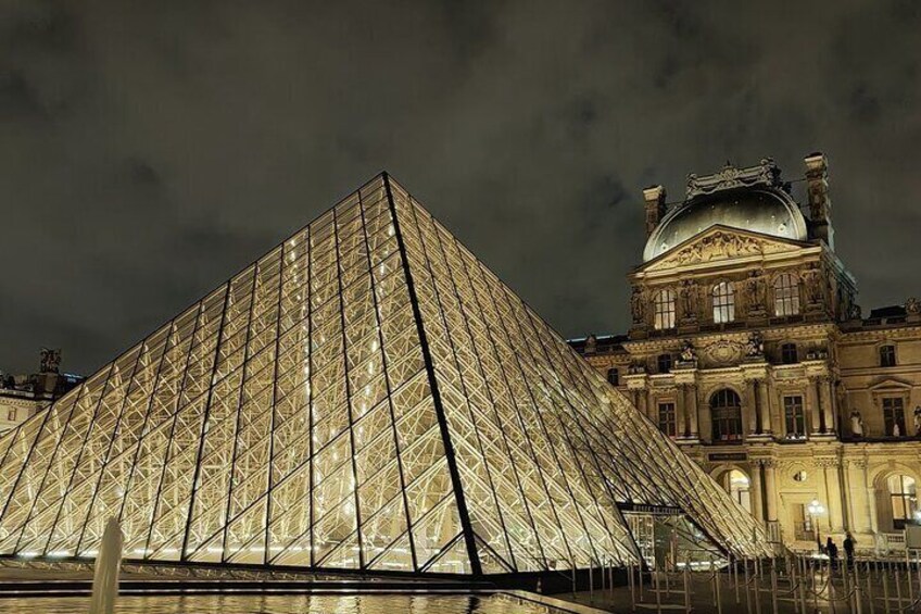 Self-Guided Audio Tour of Louvre Museum in Paris