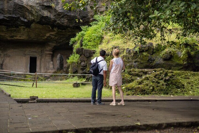 Guided Tour of Elephanta Caves in Mumbai