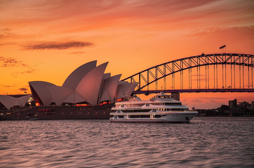 Sydney Harbour Starlight Dinner Cruise