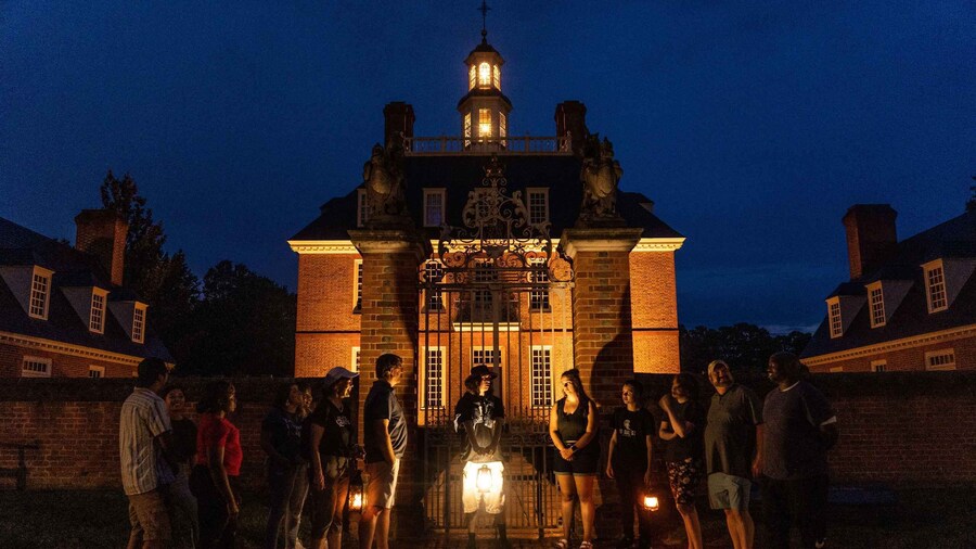 Picture 11 for Activity Williamsburg: Colonial Ghosts Haunted Walking Tour
