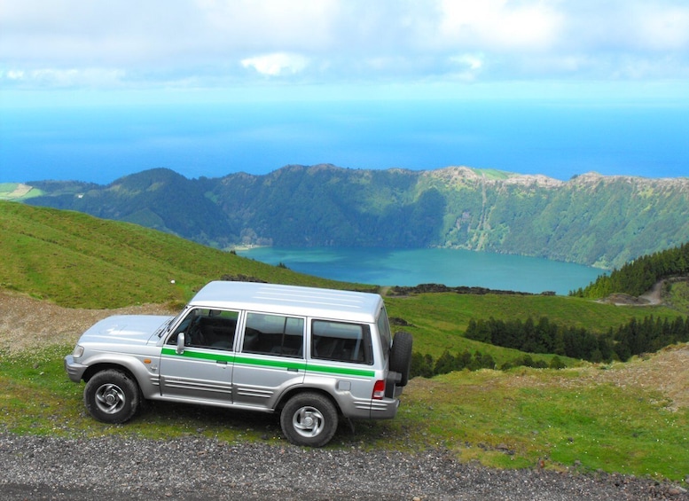 Sete Cidades - Nature Lovers - Private Jeep Tour