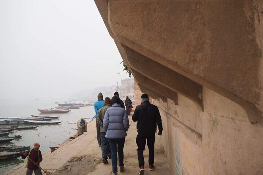 Experience the beauty of Varanasi's ancient architecture and culture" "Varanasi's Ghats: a stunning sight that will take your breath away