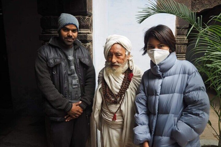 Beautiful meeting with Varanasi Sadhu in Nepali Temple