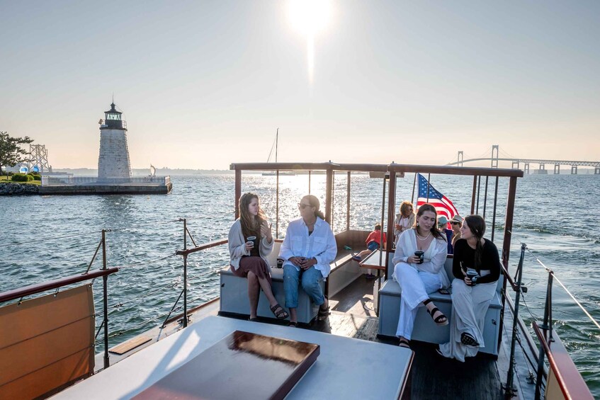 Newport: Yacht Sightseeing Cruise