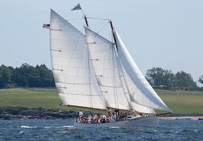 Newport: Schooner Sailing Tour