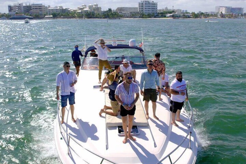 Private Luxury Yacht 55FT Rental in Cancun 