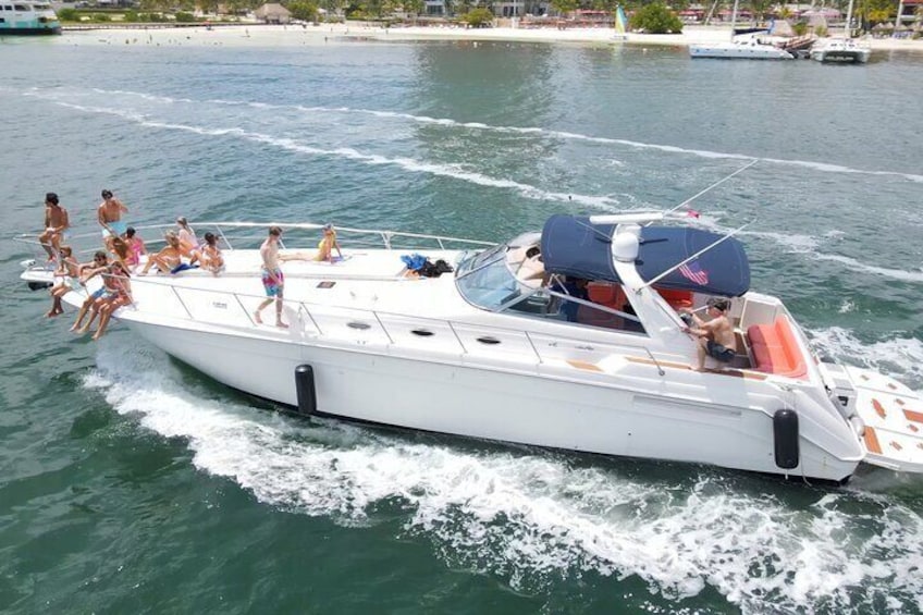Private Luxury Yacht 55FT Rental in Cancun