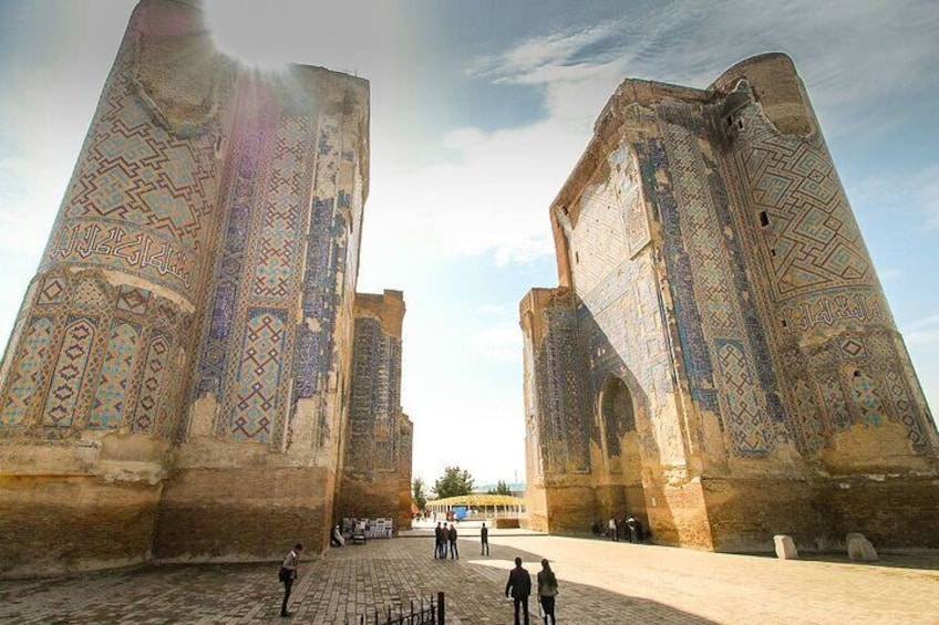 11-day tour to enjoy the hospitality of the Uzbek people 