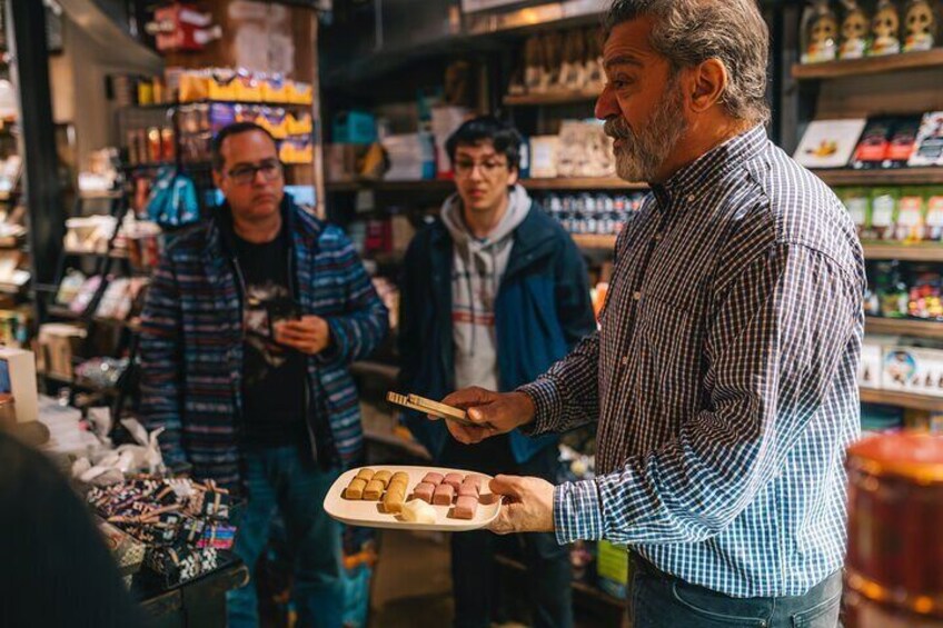Foods of NY Tours Chelsea Market Food Tour & High Line Park