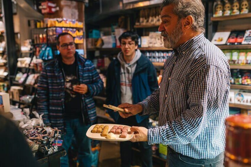 Foods of NY Tours Chelsea Market Food Tour & High Line Park