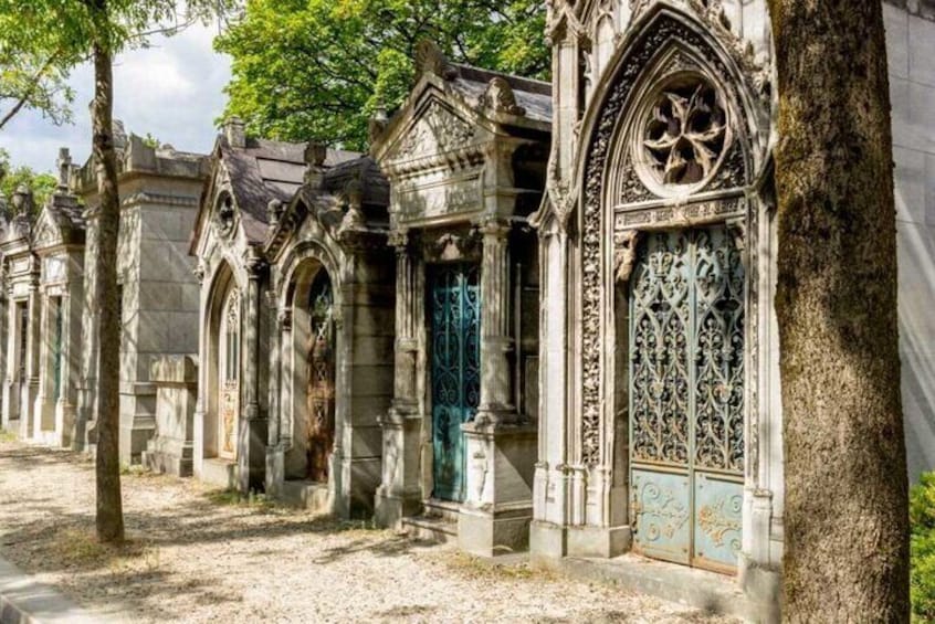 Self-Guided Tour - Père Lachaise Cemetery Audioguide, Paris