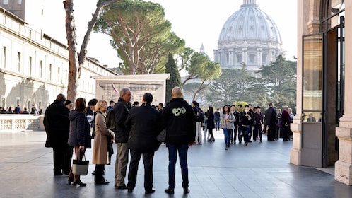 Überspringen Sie die Warteschlange: Vatikantour in kleiner Gruppe mit 10 od...