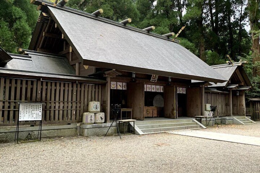 What a wonderful the AMA-NO-IWATO Shrine!