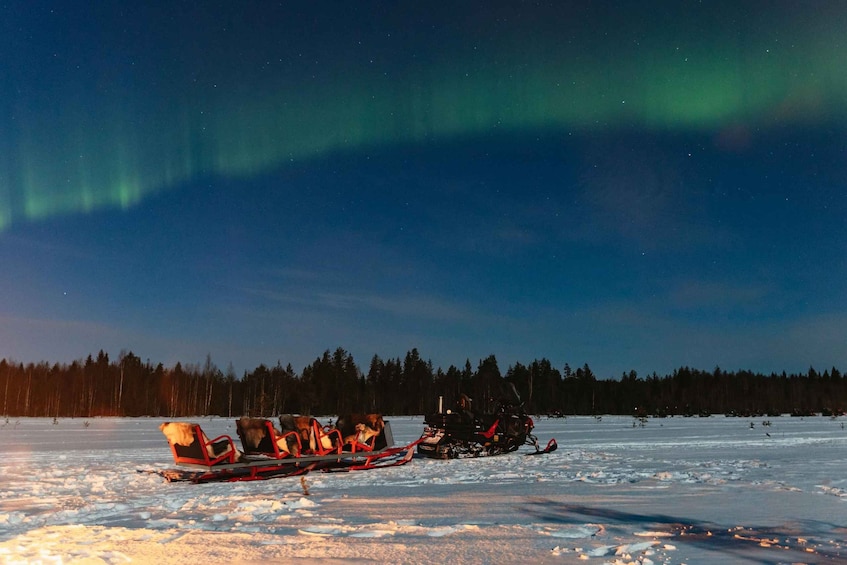 Rovaniemi: Northern Lights Snowmobile Sledge Ride