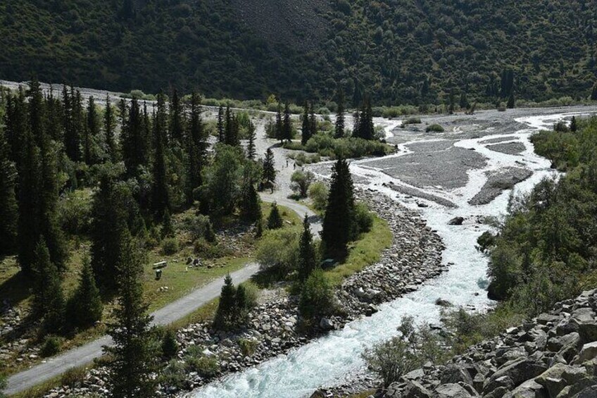 Full Day Private Tour to Ala-Archa, Kashka-Suu, and Hot Springs