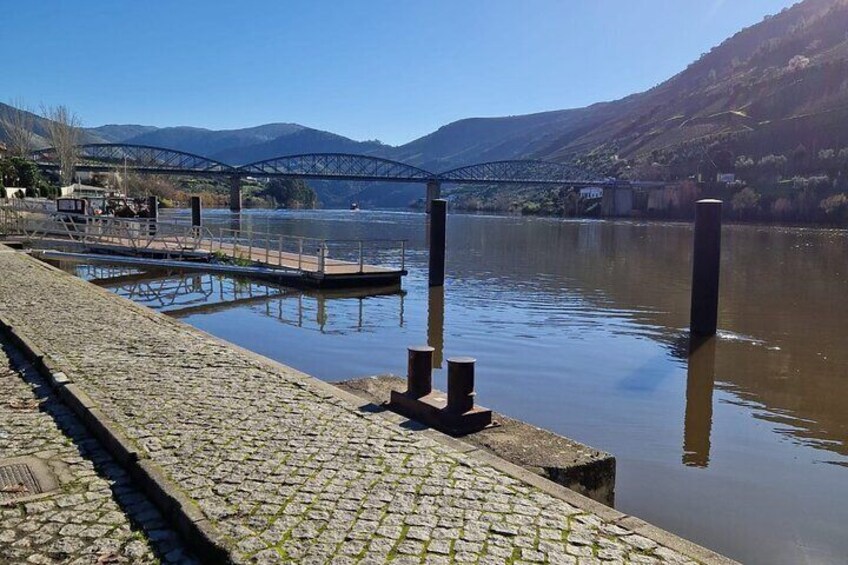 PORTO: Private Tour to the Douro Valley, Lunch, Cruise and Winery