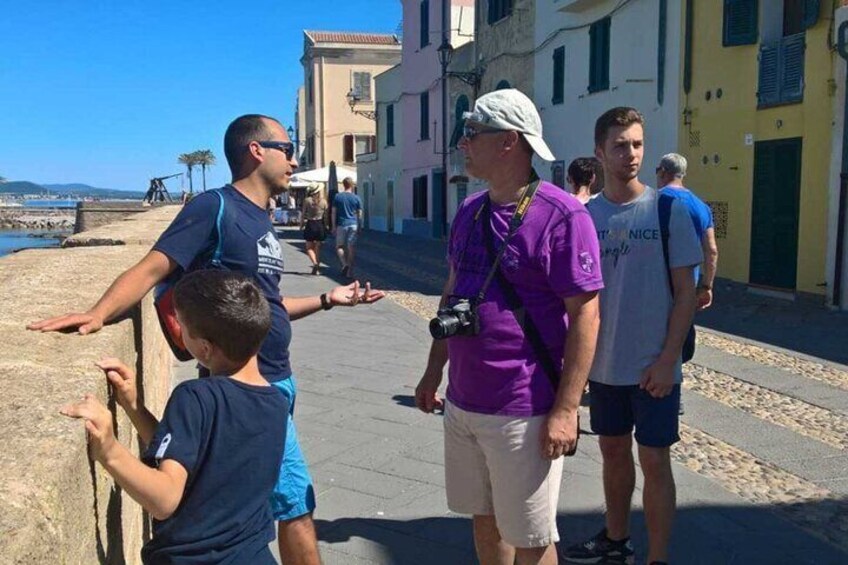 2-Hour Walking Tour in Alghero Historic Center with A Local Guide