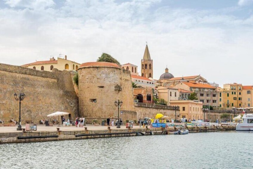 2-Hour Walking Tour in Alghero Historic Center with A Local Guide