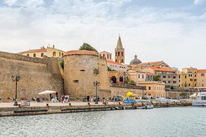 2-Hour Walking Tour in Alghero Historic Centre with A Local Guide