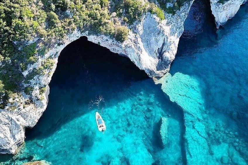 Luxury Private Cruise to Paxos, Antipaxos & Blue Caves with Lunch