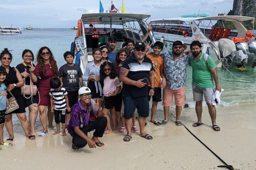 Private Beach Tour in Phi Phi Islands with Seaview Lunch