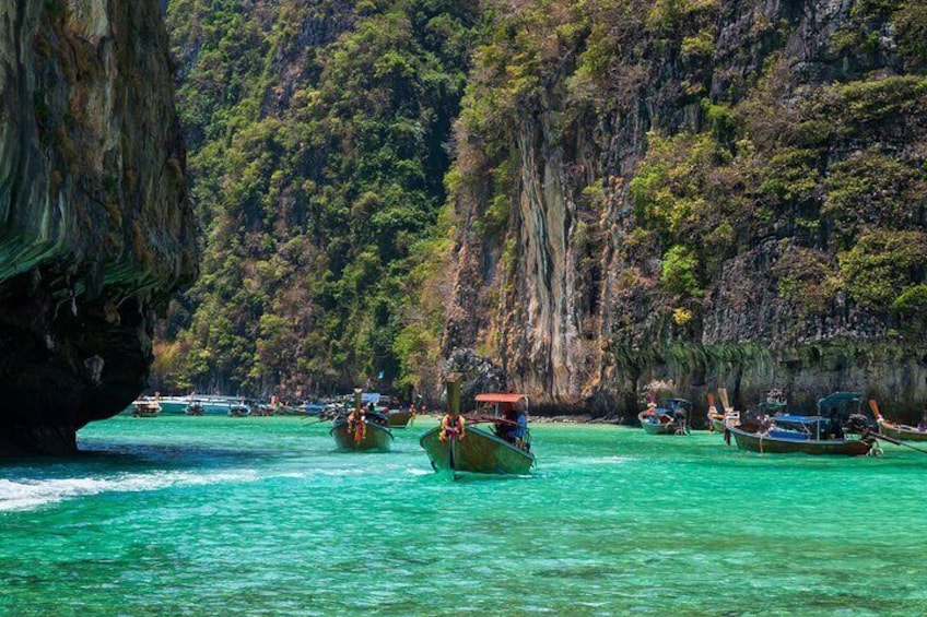 Private Beach Tour in Phi Phi Islands with Seaview Lunch