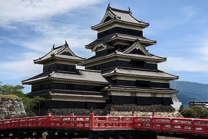 1 Day Tour From Nagano to Matsumoto Castle and Narai-Juku