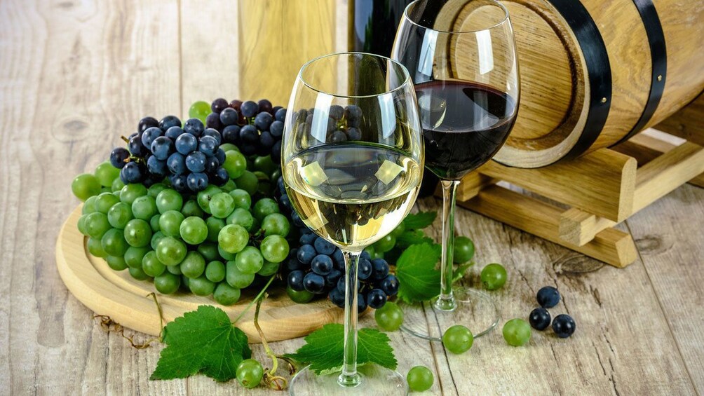 Glasses of white and red wine in Niagara Falls, Ontario