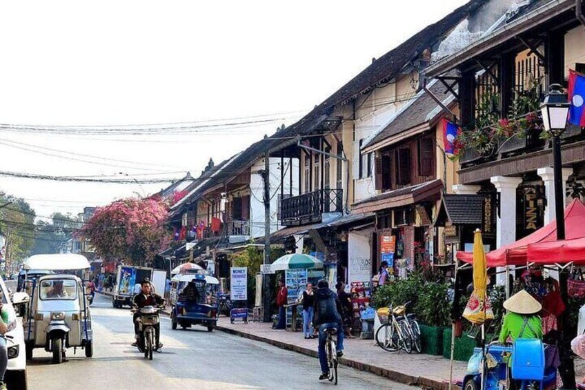 Luang Prabang Foodie Walking Tour and Monk Blessing