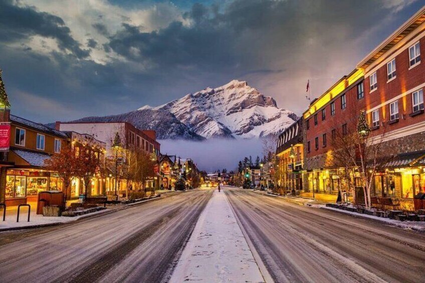 Explore Banff’s Wonders: Lake Louise, Moraine Lake, and Beyond