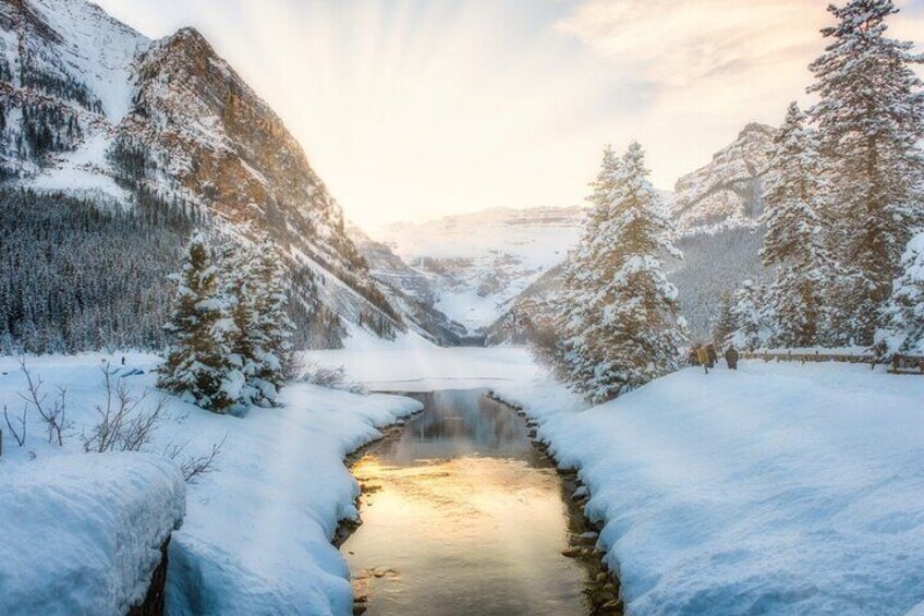 Explore Banff’s Wonders: Lake Louise, Moraine Lake, and Beyond