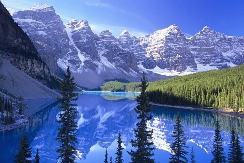 Explore Banff’s Wonders: Lake Louise, Moraine Lake, and Beyond