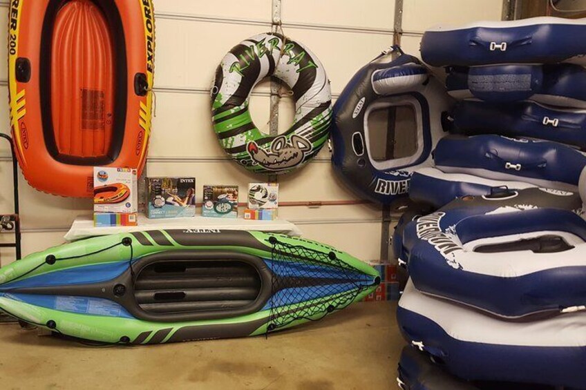 Several kayaks, boats, single floats or connecting floats to choose from. Cooler floats too!