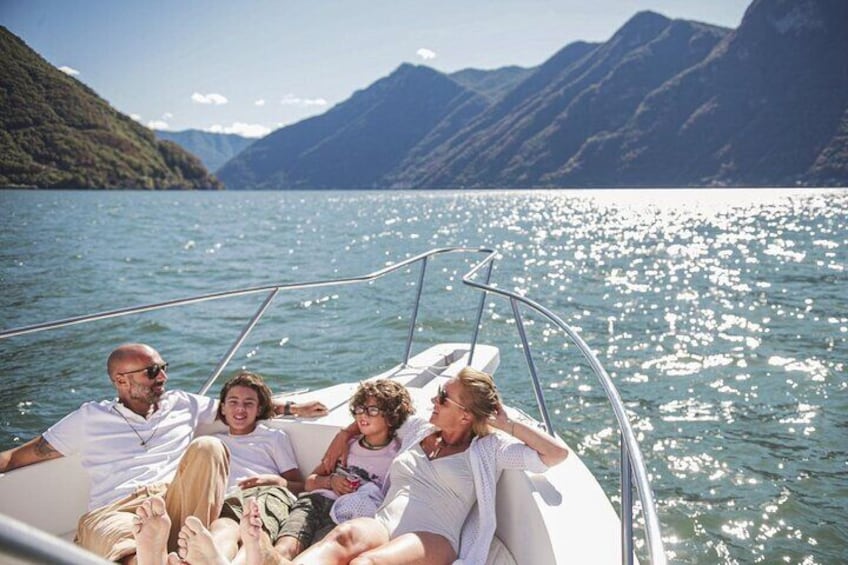 4H Private Boat Tour with Captain on Lake Como 6pax