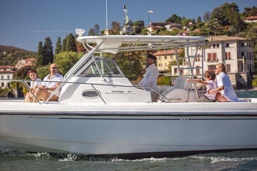 4H Private Boat Tour with Captain on Lake Como 6pax