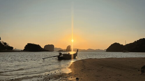 甲米：洪島日落之旅和燒烤晚餐