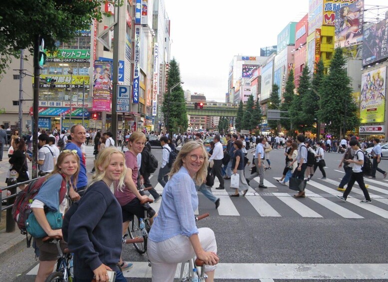 3-Hour Tokyo city Highlights Sunset Bike Tour