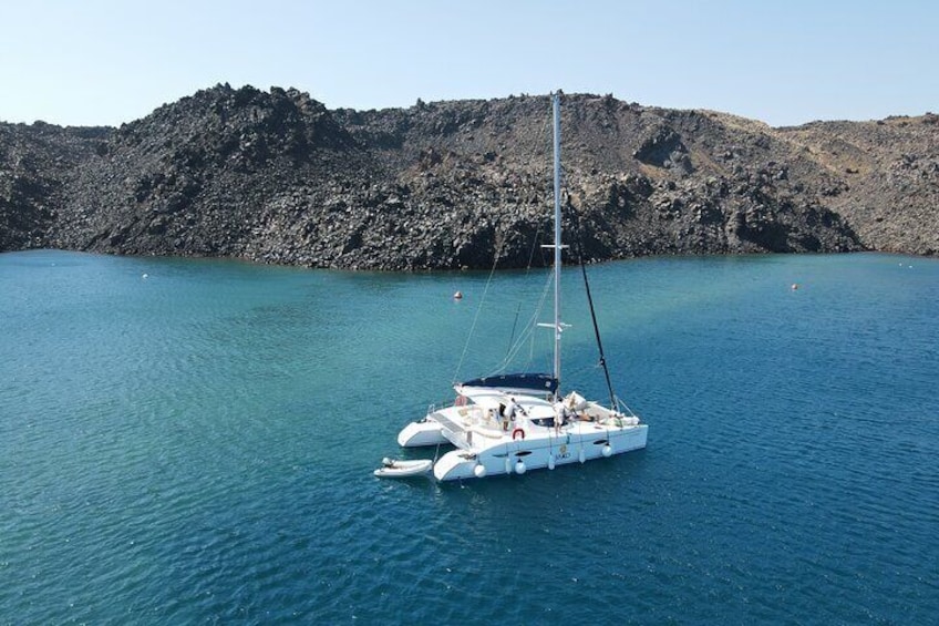 Half-Day Guided Cruise Tour in Santorini with meal and transfer