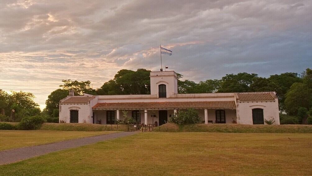 Full-Day San Antonio de Areco with El Ombú Ranch Visit