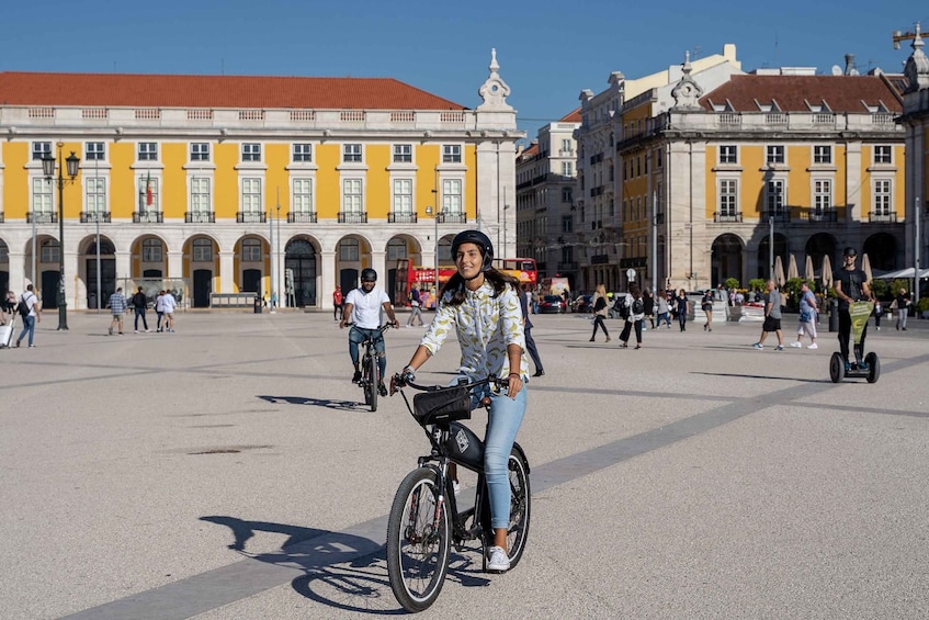 Picture 4 for Activity Lisbon: City Discovery E-Bike Rental with Map & Training