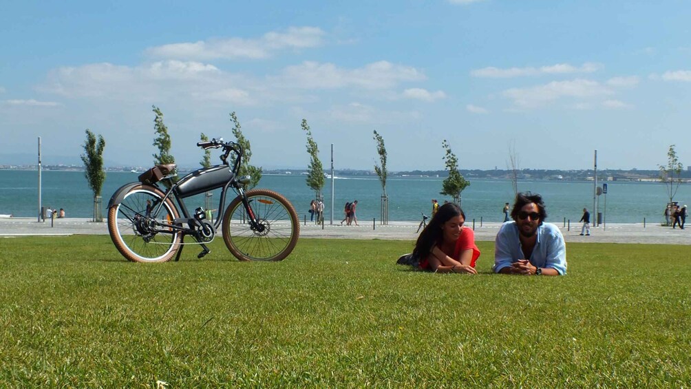 Picture 8 for Activity Lisbon: City Discovery E-Bike Rental with Map & Training